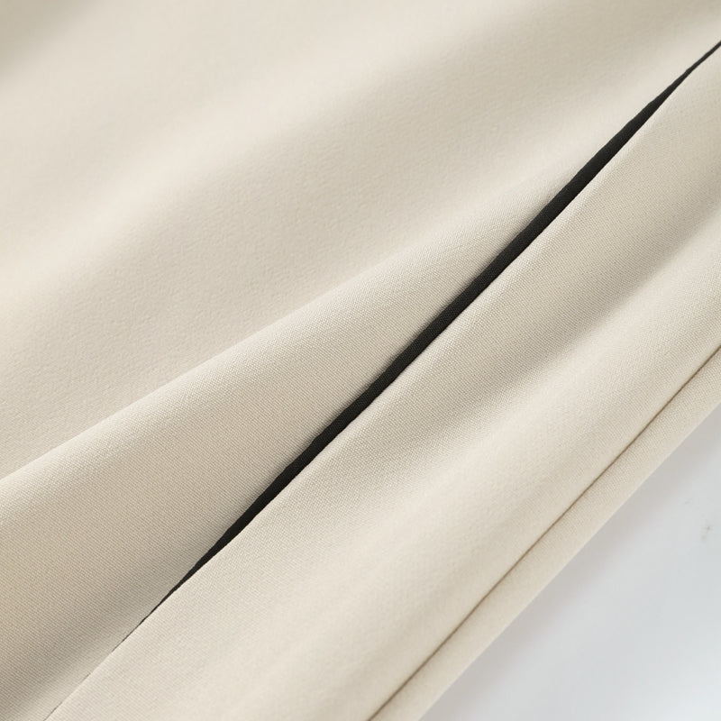 Sportlich-Elegantes Zweiteiler-Set mit Streifendetail