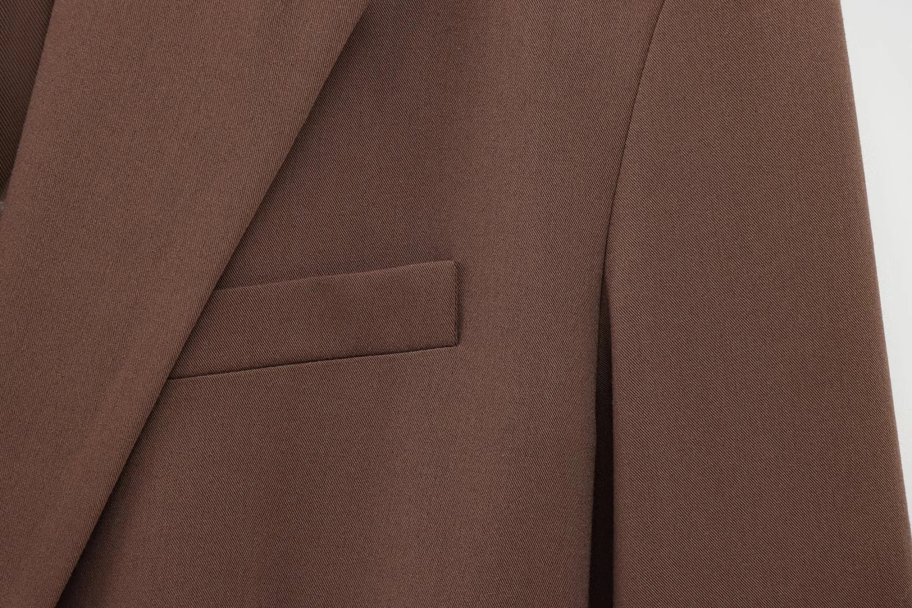 Elegant Brown Suit Set – Blazer & Hose