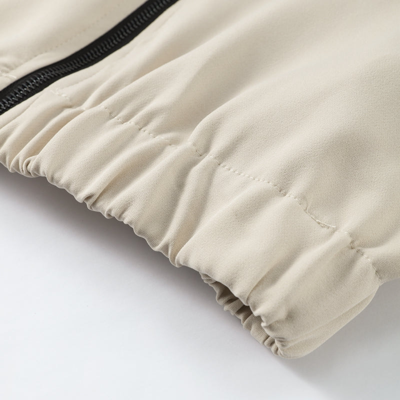 Sportlich-Elegantes Zweiteiler-Set mit Streifendetail