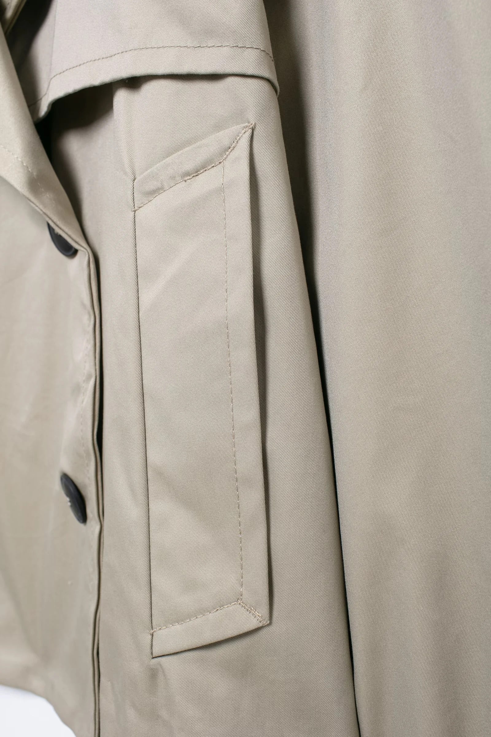 Kurztrenchcoat in Beige – Klassisch & Modern