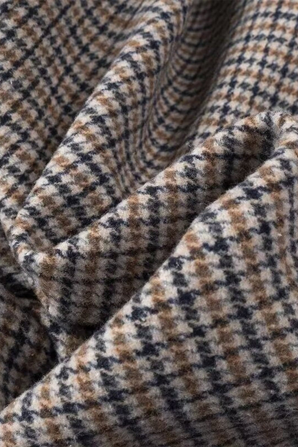 CLAIRE – Karomantel mit Samtkragen