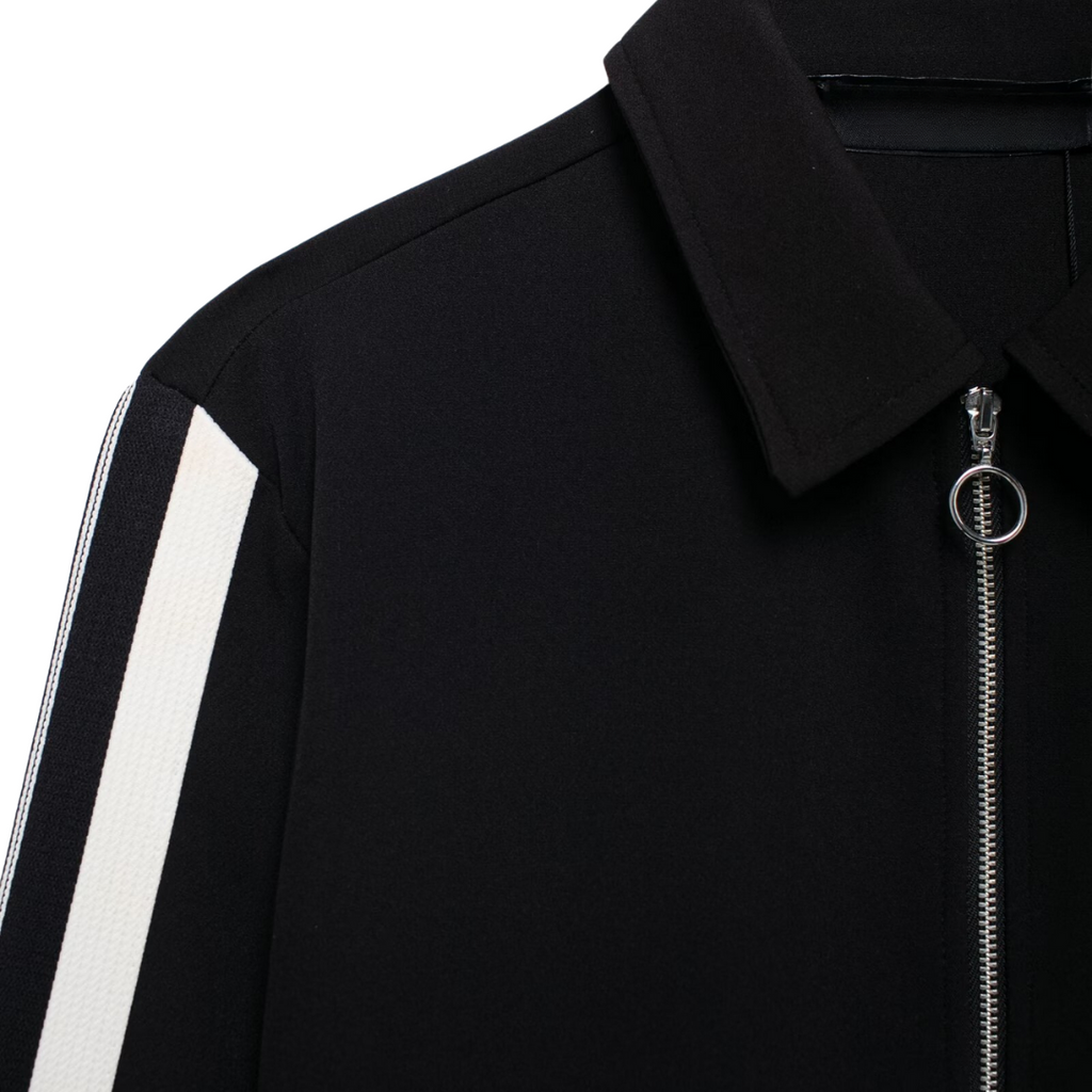 Sportlich-Elegantes Zweiteiler-Set mit Streifendetail